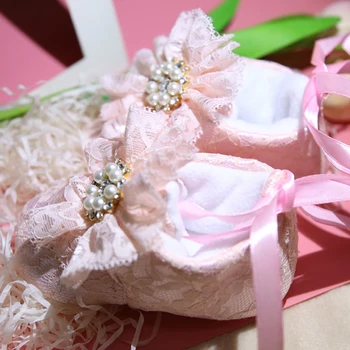 Кукольная обувь для новорожденных, Розовая принцесса, мягкая подошва, жемчужное украшение, Четыре сезона, Сохраняющая тепло, Противоскользящая обувь для ходьбы